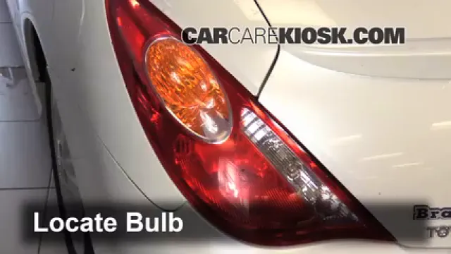 2006 Toyota Solara SLE 3.3L V6 Coupe Éclairage Feu stop (remplacer ampoule)